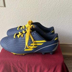Men soccer shoes
